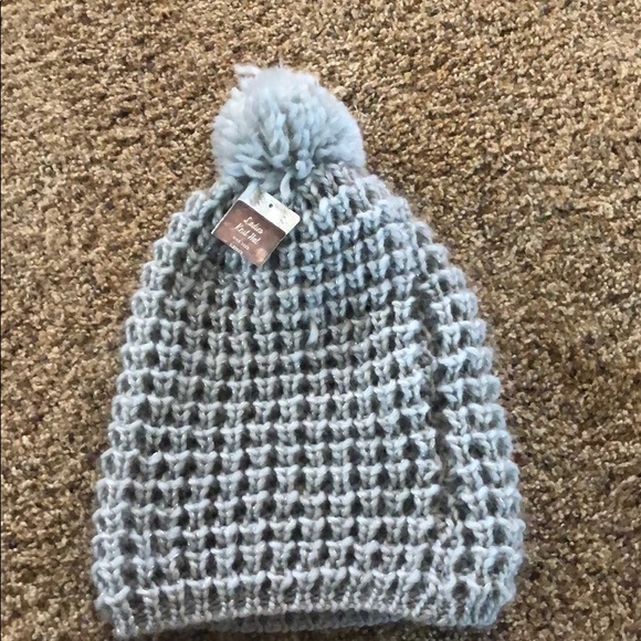 Knit hat - Picture 1 of 1